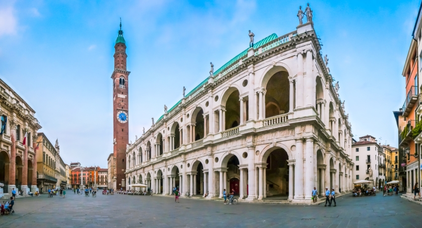 Piazza Dei Signori in Vicenza_shutterstock_339051893 - Kultur und Therme in Abano
